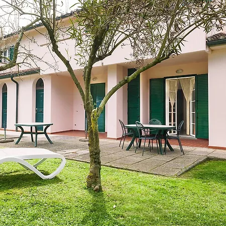 Otel Massa Vecchia 2*
