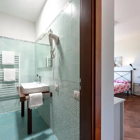 马萨维奇亚酒店 2* 马萨马里蒂马