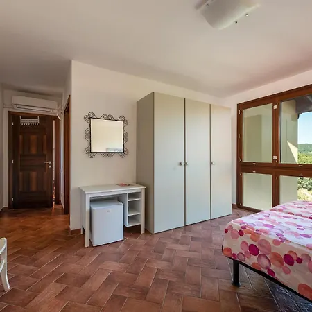 Massa Vecchia Hotell 2*