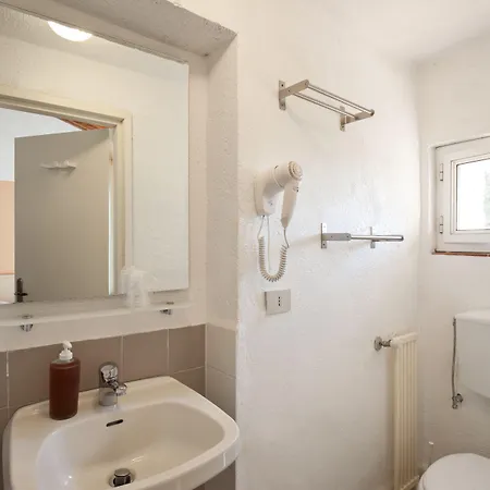 Massa Vecchia Hotell 2*